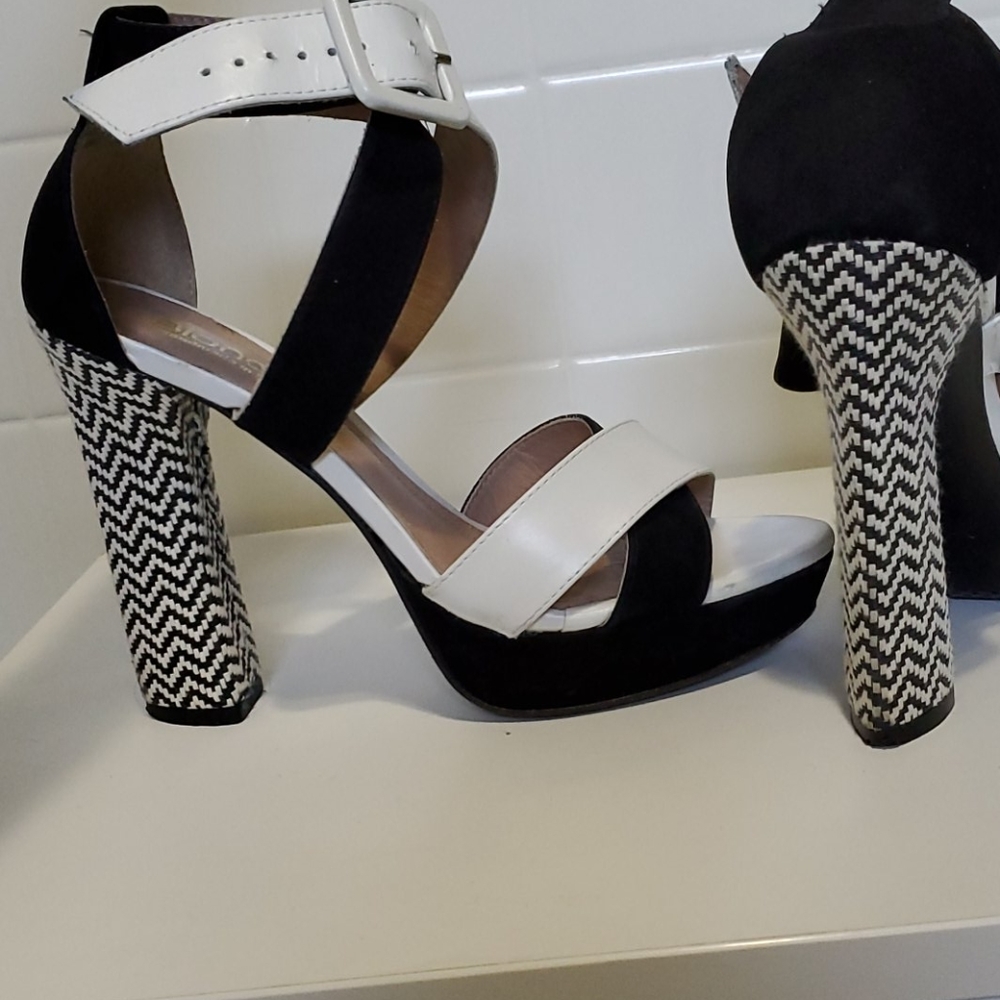 Biondini handmade in Brazil black and white shoes